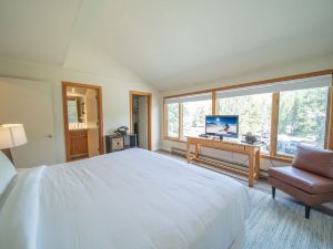 Montezuma 1766 by SummitCove Lodging