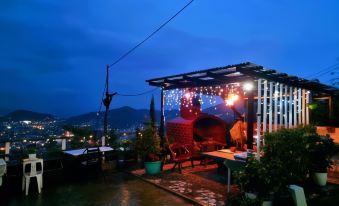 Wanay's Rocky Mountain Homestay