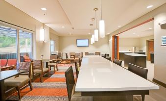 Holiday Inn Express & Suites Hot Springs