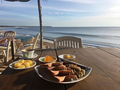 Restaurant The Surf Access Guest House Photo