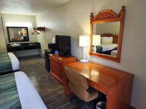 Days Inn by Wyndham Hardeeville Near Hilton Head