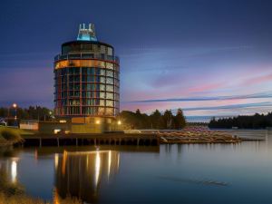 Clarion Lakeside Inn & Conference Centre