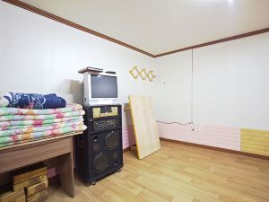 Namyangju Myeongsung Camp Pension