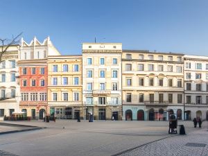 Venetian House Market Square Aparthotel