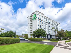 Holiday Inn & Suites Across From Universal Orlando, an IHG Hotel