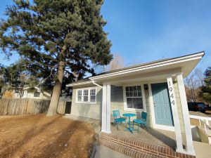 Stunning Bungalow Next to Unc - Free Cruiser Bikes!