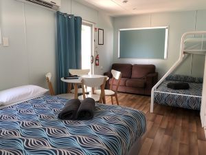 Acacia Caravan Park & Holiday Units