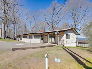 Waterfront Louisiana Home w/ Private Boat Launch!