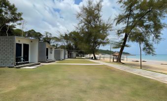 Sandy Beach Bungalows