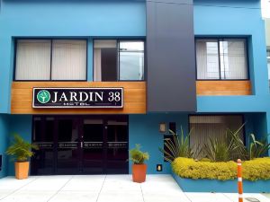 Hotel jardín 38