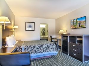 Days Inn by Wyndham Market Center Dallas Love Field