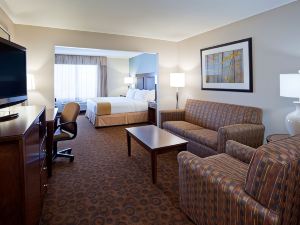 Holiday Inn Express & Suites ST. Cloud