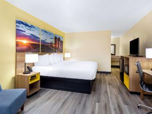 Days Inn & Suites by Wyndham Clovis