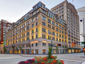 The Cincinnatian Hotel, Curio Collection by Hilton