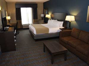 Holiday Inn Express & Suites Goldsboro - Base Area