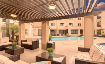 Holiday Inn Express & Suites Carlsbad Beach