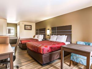 Econo Lodge Inn & Suites