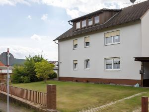 Charming Apartment in Fuldabruck with Garden