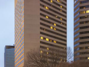 The Plaza Hotel Columbus at Capitol Square