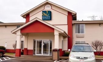 Quality Inn and Suites Middletown-Franklin