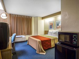 Econo Lodge Denver International Airport