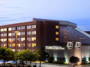 DoubleTree by Hilton Hotel Rochester