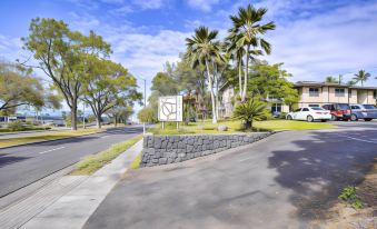 Sunny Central Condo Lanai and Community Pool Access