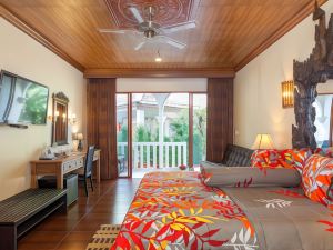 Tropica Bungalow Beach Hotel