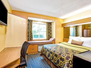 Microtel Inn & Suites by Wyndham Newport News Airport