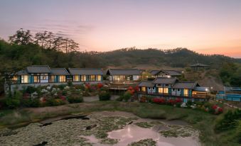 Taean Byeolgung Hanok Pension