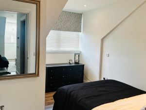 Barnet House Serviced Apartments