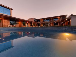 Arya Resort & Spa