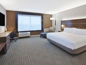 Holiday Inn Express & Suites Okemos - University Area