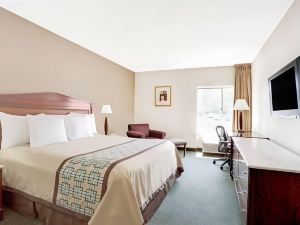 Days Inn by Wyndham Newport News City Center Oyster Point