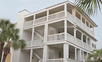 DeSoto Beach Terraces