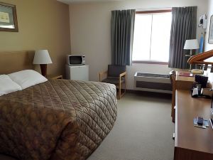 Nisswa Inn and Suites