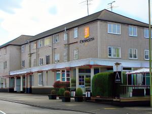 The Falcon Hotel