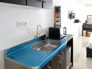 Comfy and Modern Studio (No Kitchen) at Orchard Supermall Mansion Apartment