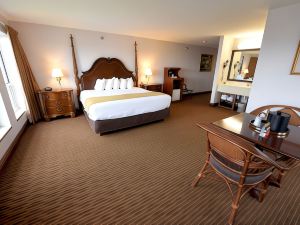 Crown Choice Inn & Suites Lakeview and Waterpark