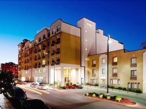 Residence Inn Kansas City Country Club Plaza