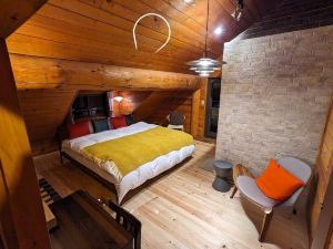 Log Cabin Rentals & Finland Sauna Step House