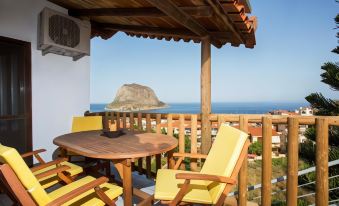 Monemvasia Green Apartments