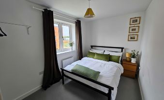 Ipswich - 3 Beds - Sleeps 6 - Private Garden