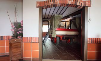 Regale Villa Hotel