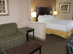 Holiday Inn Express & Suites Kansas City-Liberty (Hwy 152)