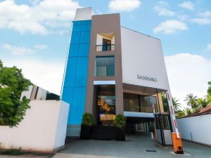 Saninro Hotel - Ragama