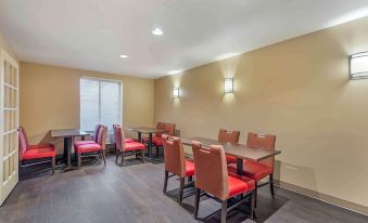 Extended Stay America Suites - Chicago - Lombard - Yorktown Center