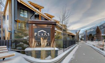 Peaks Hotel and Suites