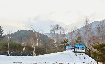 Pocheon Woori Glamping and Caravan