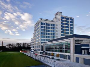 Embassy Suites Rockford Riverfront